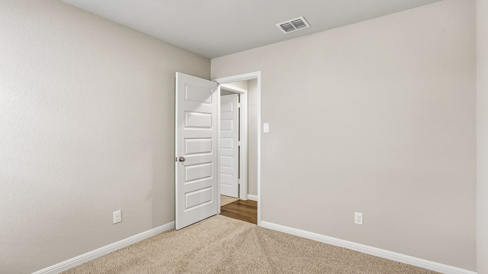 Secondary bedroom