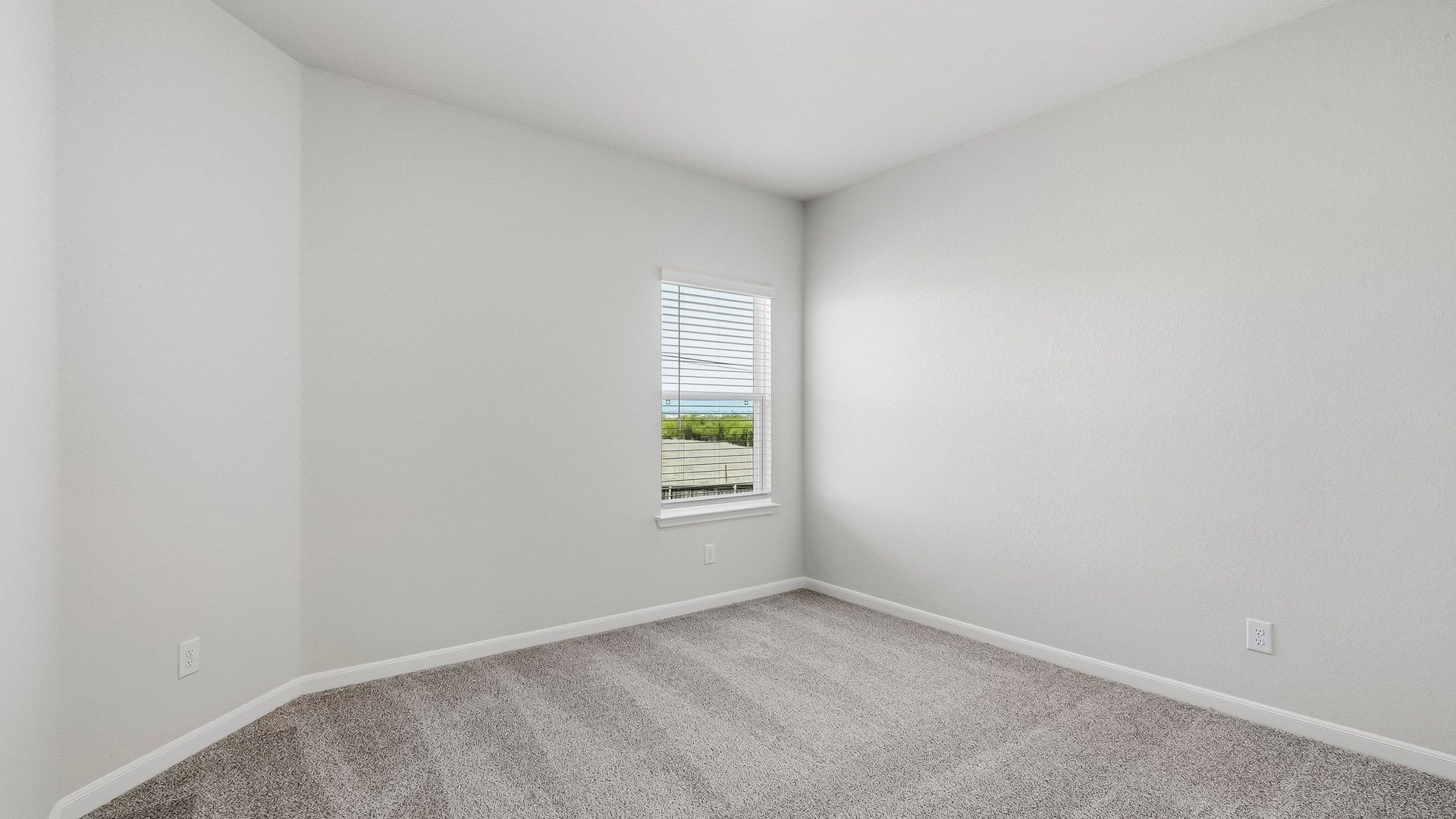 Secondary bedroom