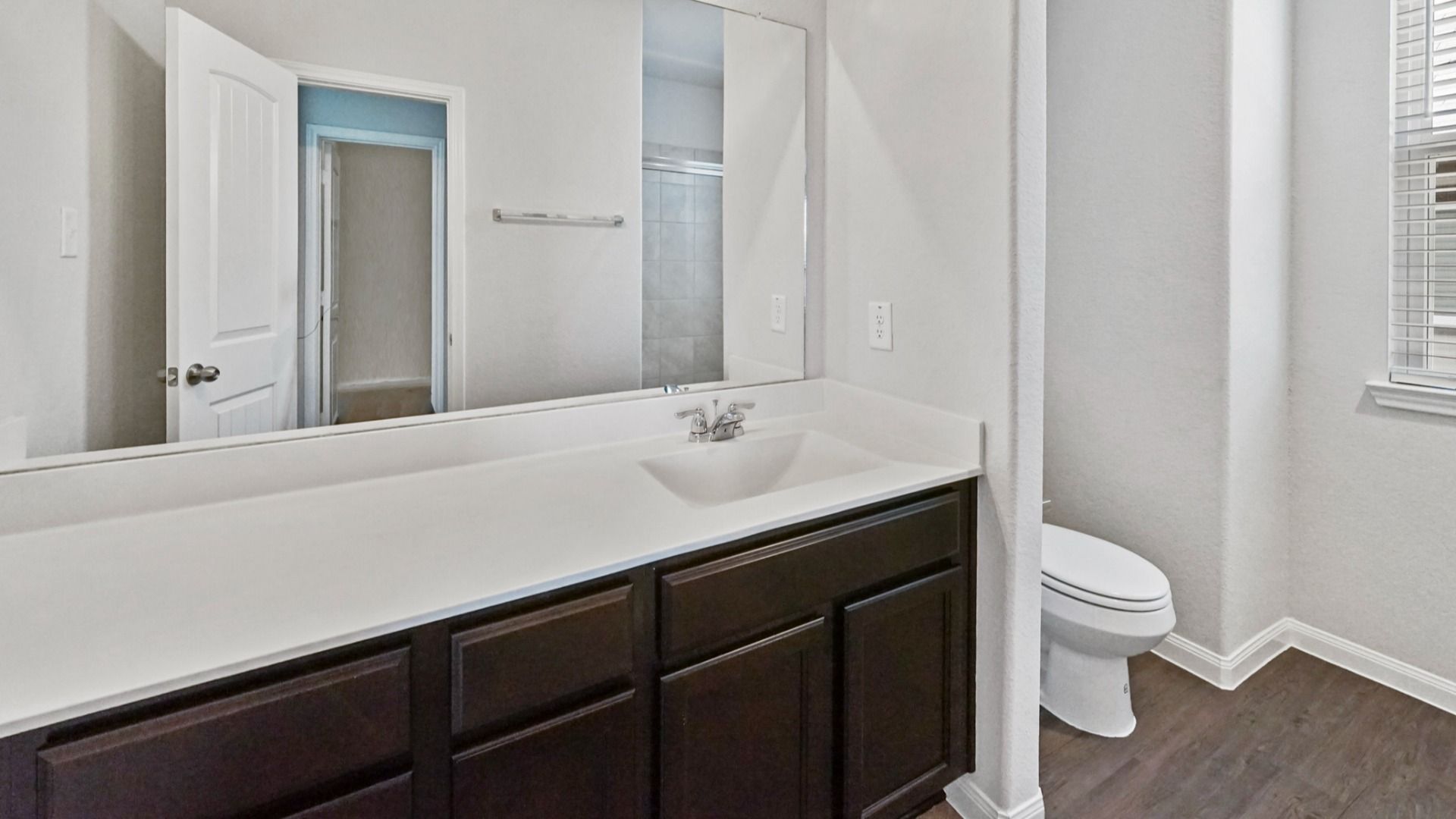 Image is a model representation and may contain options not featured on the home available for purchase.