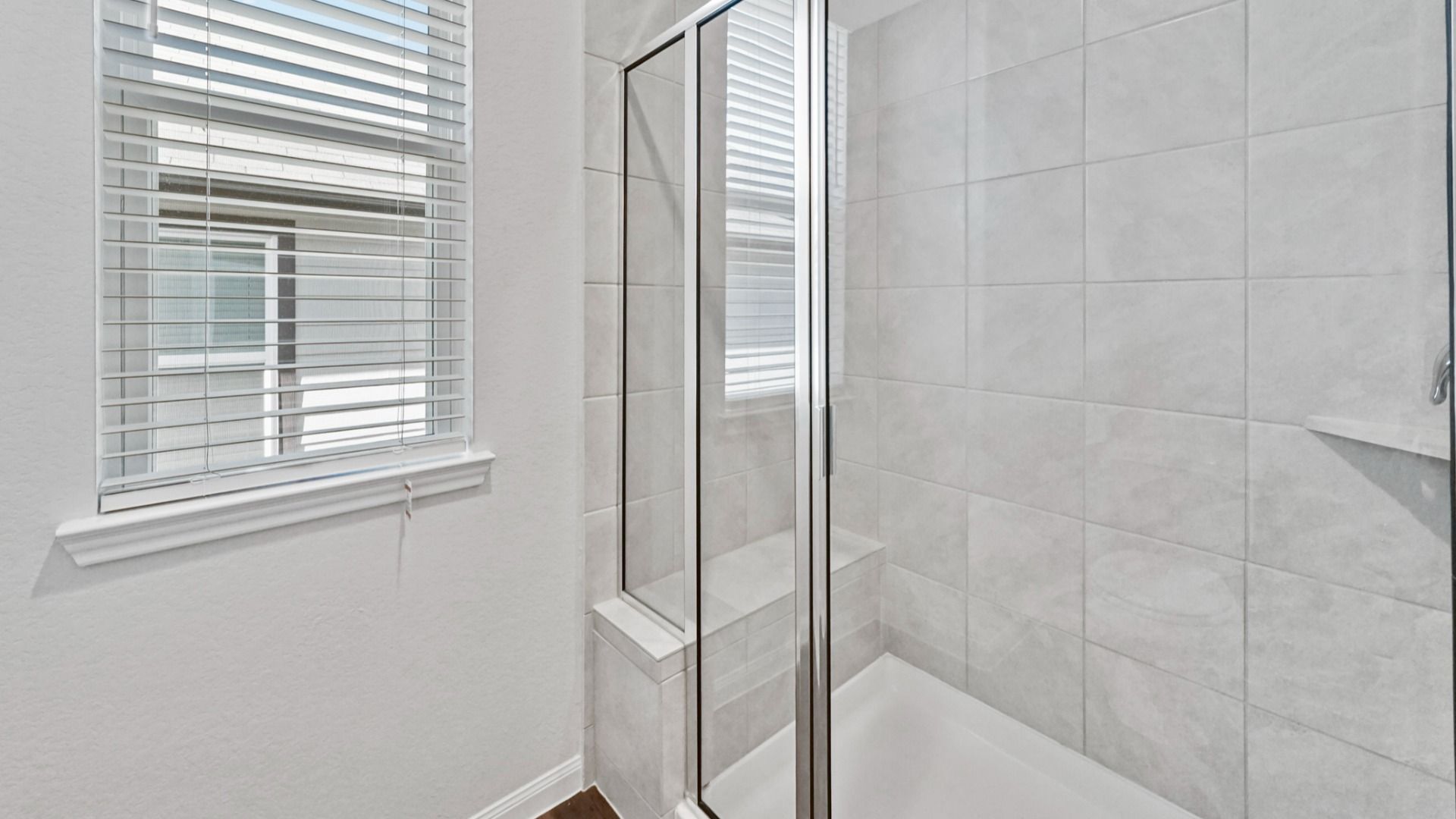 Image is a model representation and may contain options not featured on the home available for purchase.