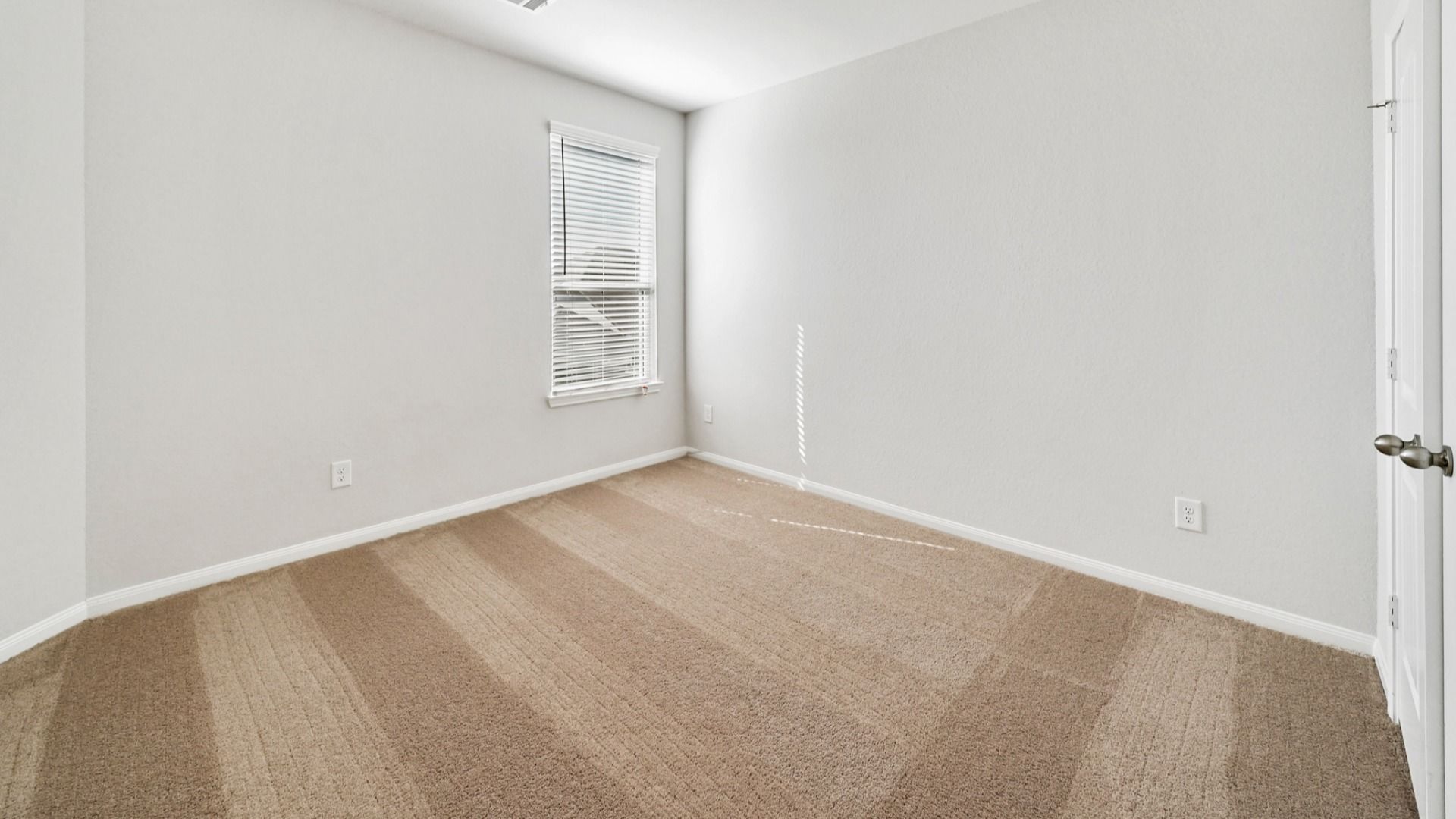Image is a model representation and may contain options not featured on the home available for purchase.
