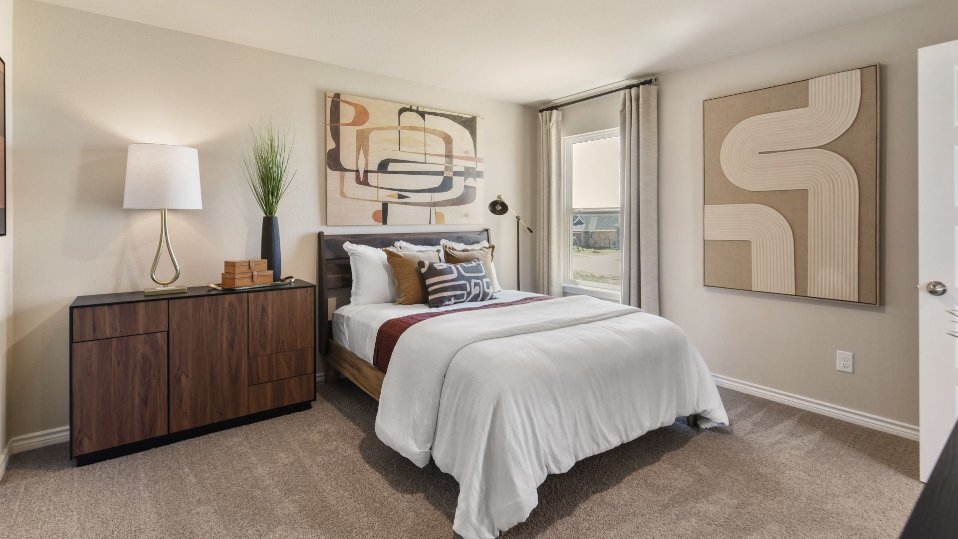 Secondary bedroom