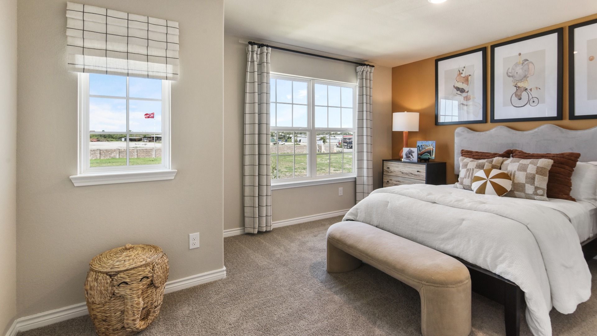 Secondary bedroom