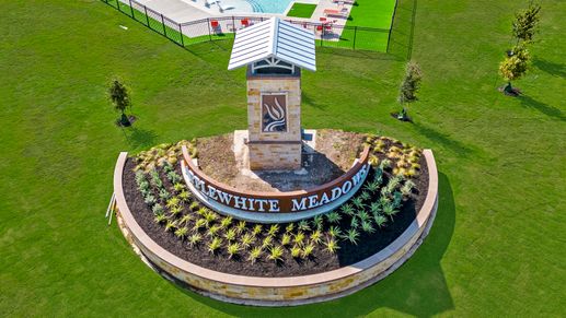 Applewhite Meadows Entrance Monument