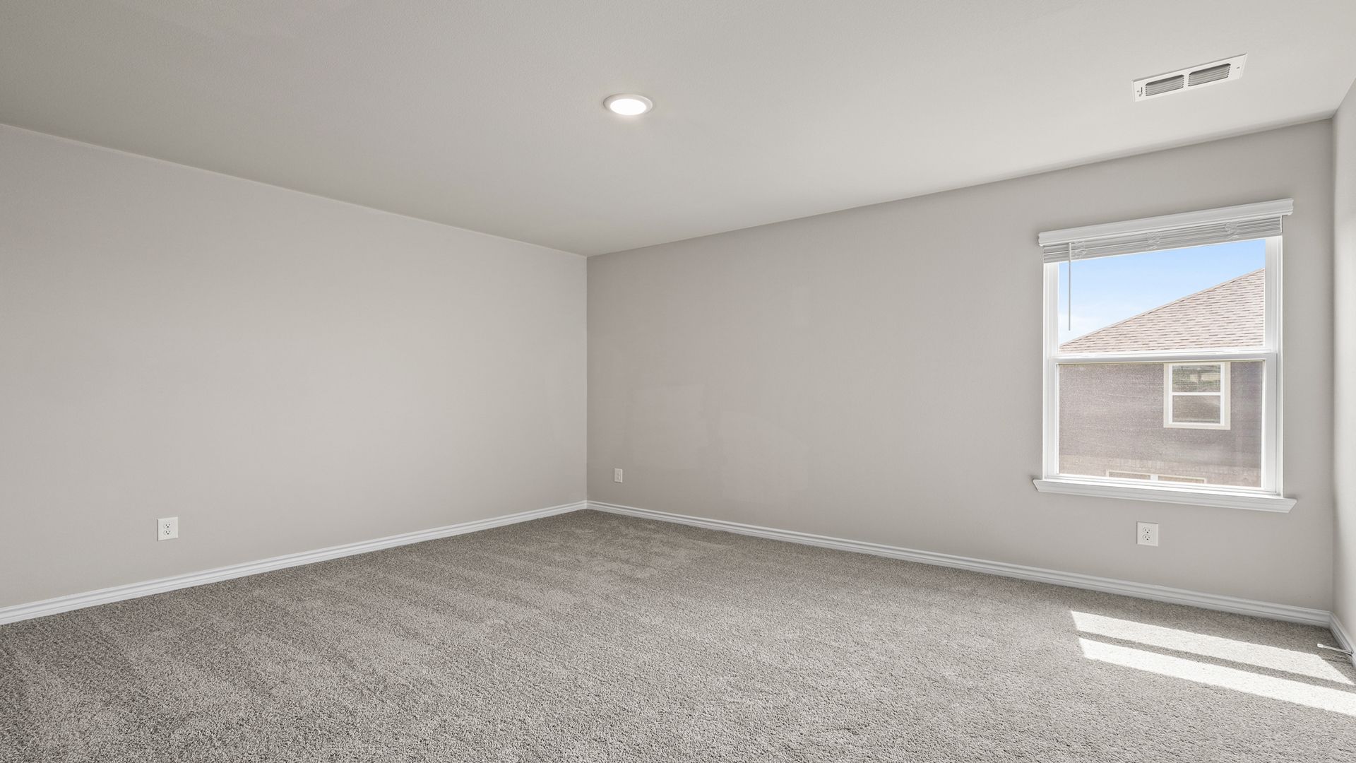 Secondary bedroom