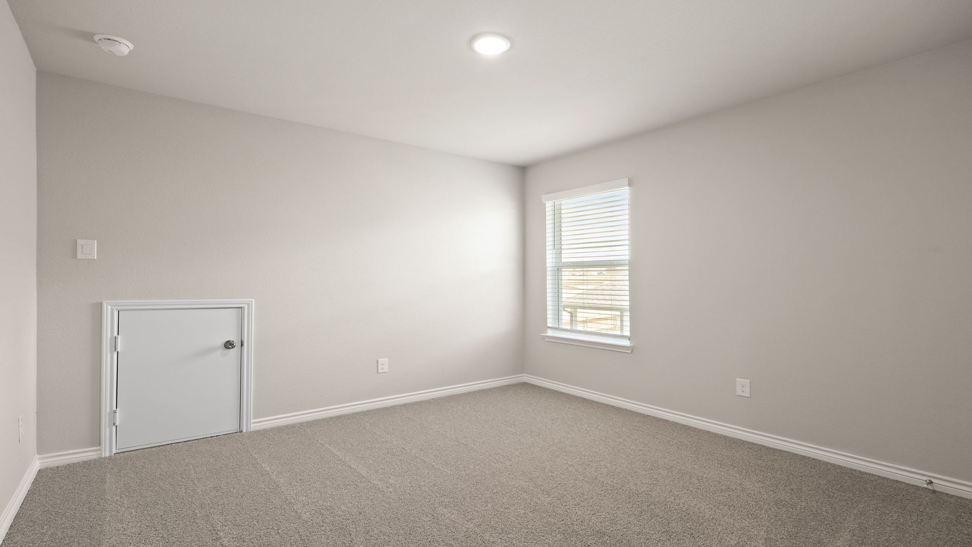 Secondary bedroom
