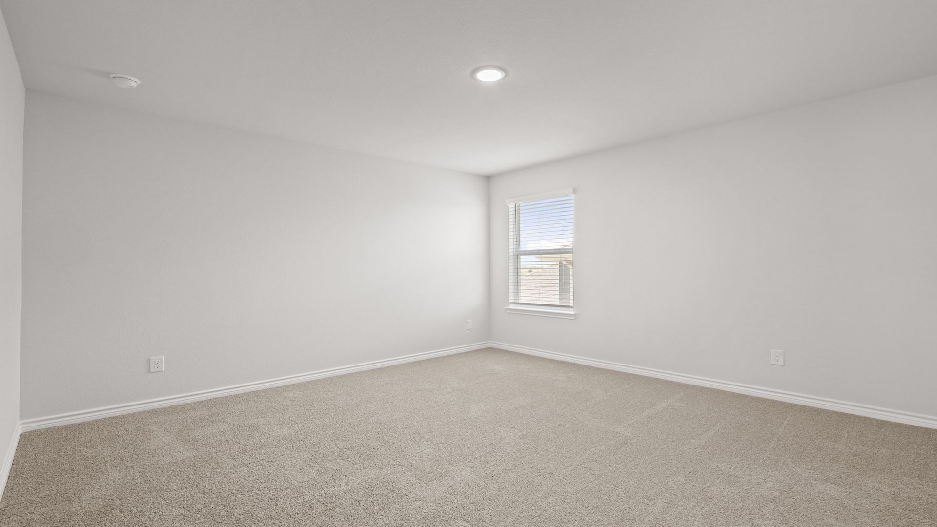 Secondary bedroom