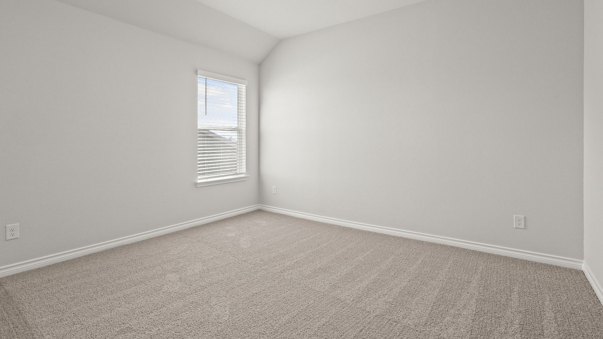 Secondary bedroom