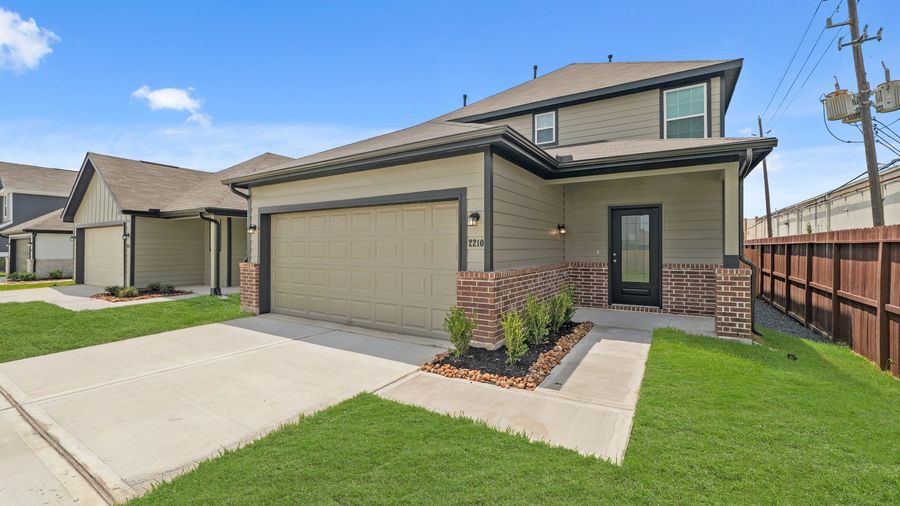 2210 Thorpe Grove Court (The Woodland)