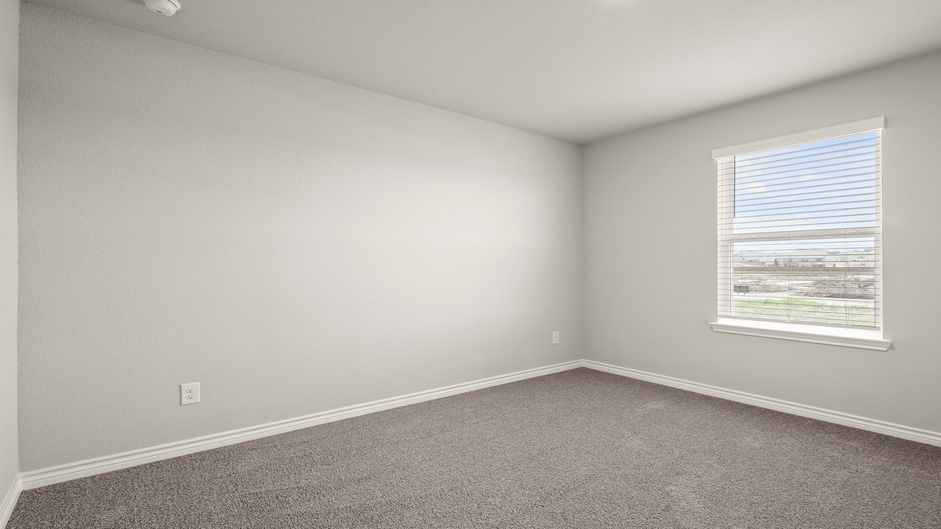 Secondary bedroom