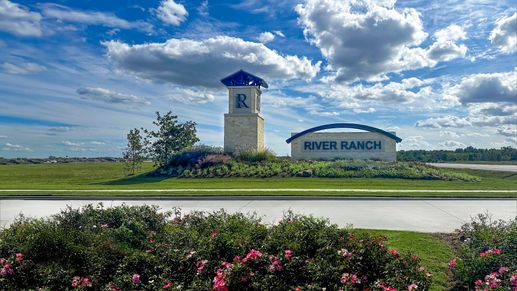River Ranch Entry Monument