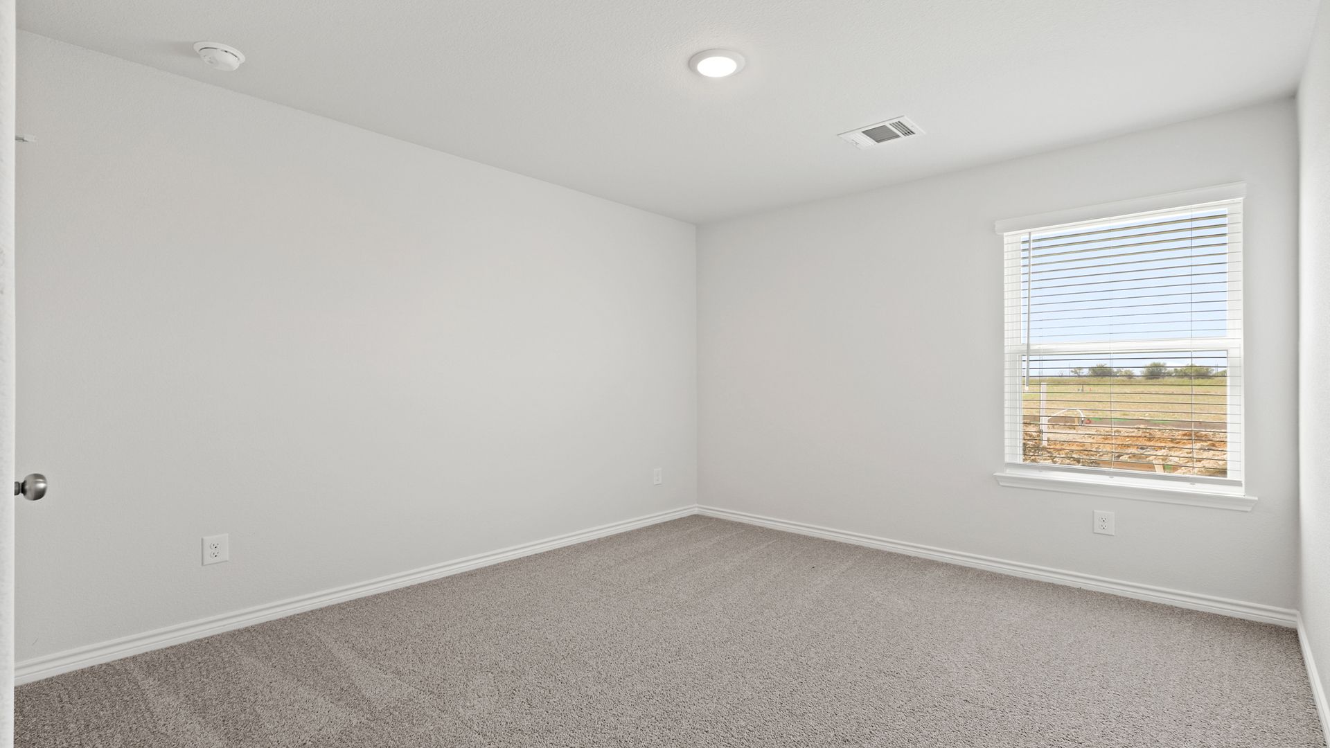 Secondary bedroom