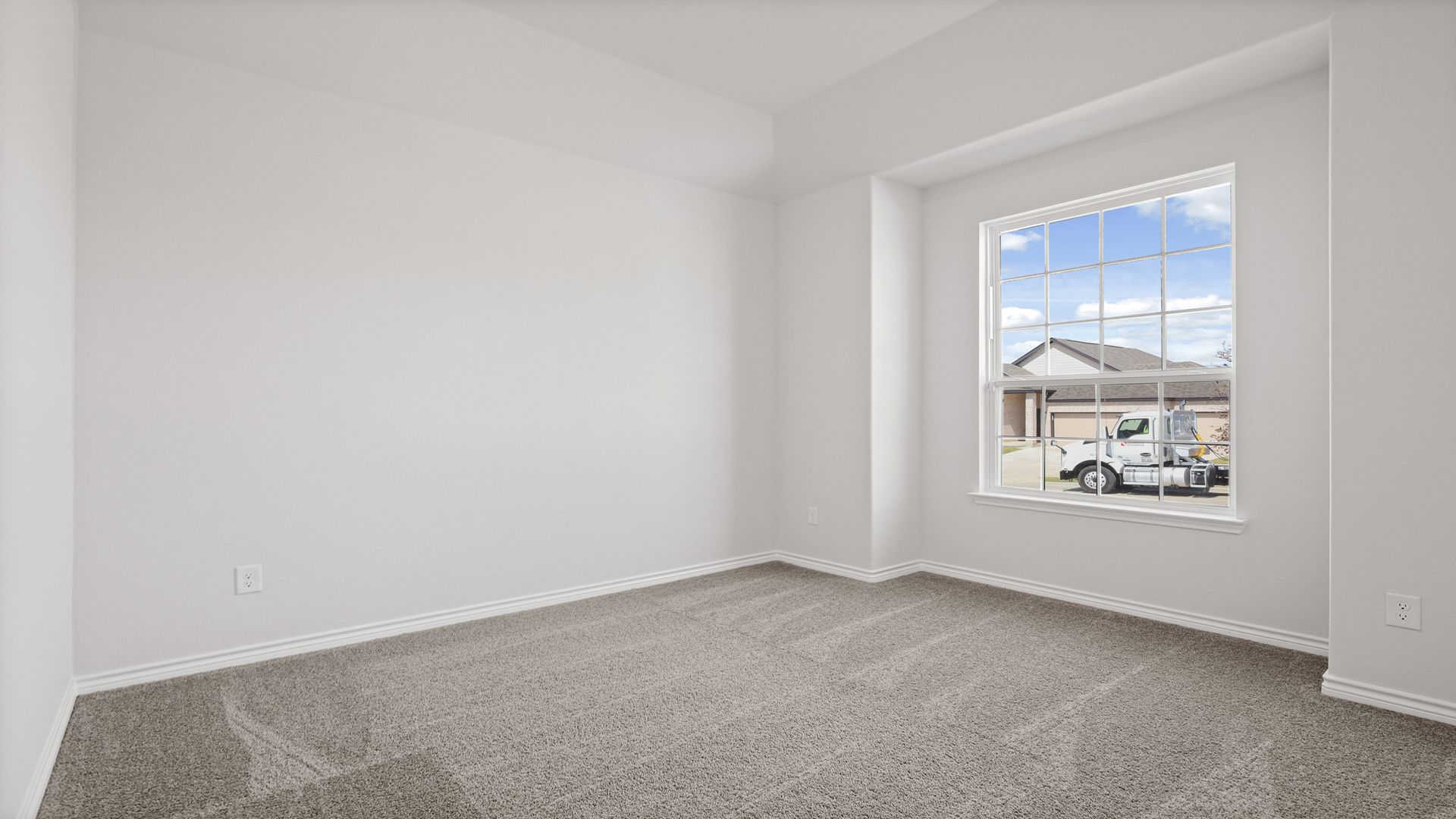 Secondary bedroom