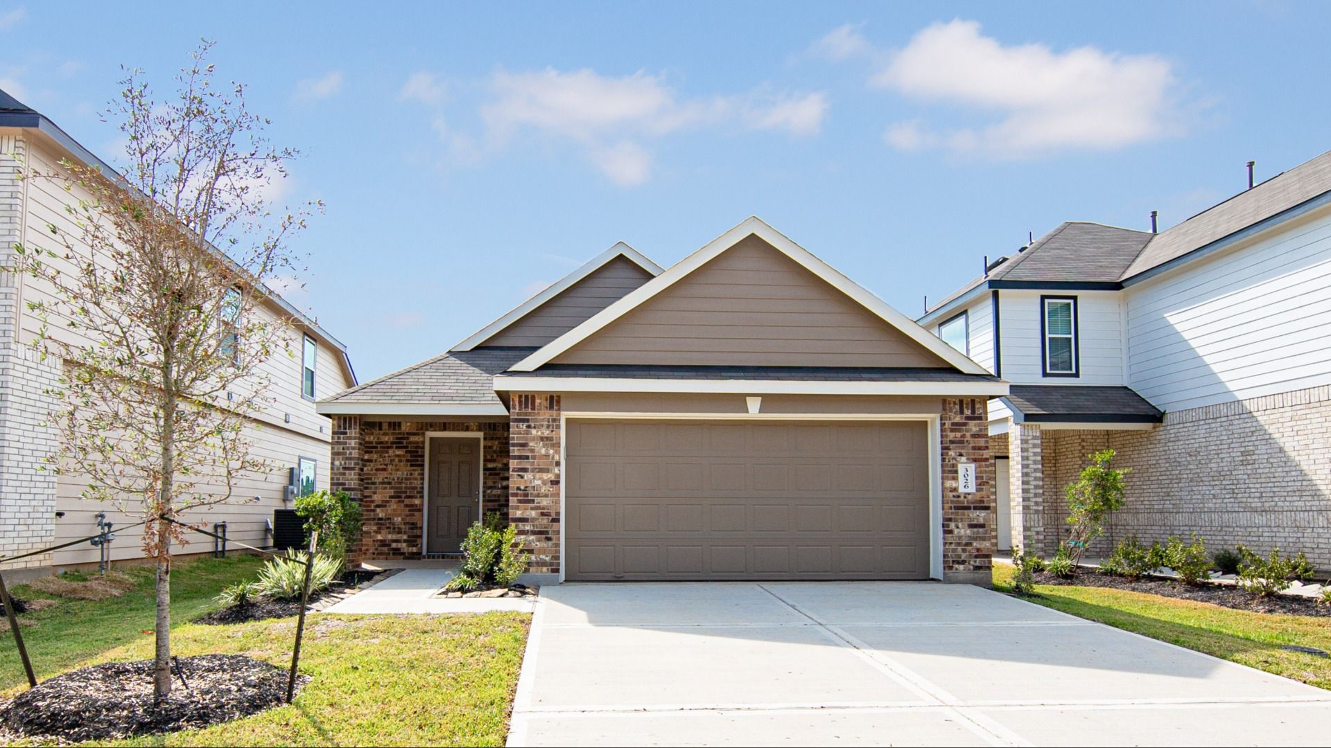 The Pinewood - Mackenzie Creek: Conroe, Texas - Legend Homes