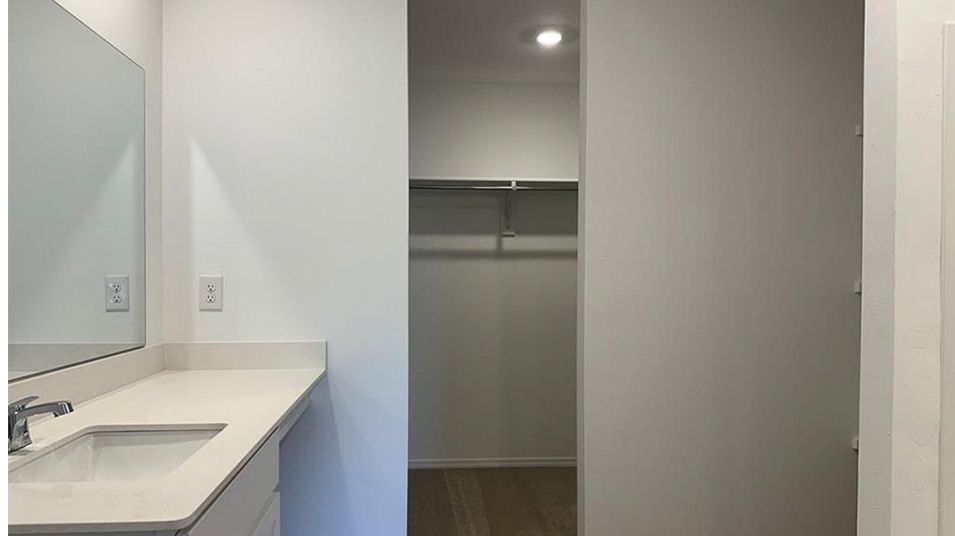 Homestead at Spring Creek   920161 Wallace Ave   Primary Bath