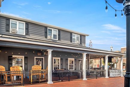 Sully’s Irish Pub exterior