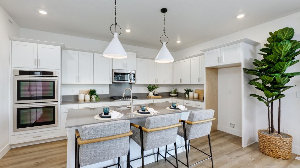 5499 E Victoria Falls Dr (Tablerock RV 2542)