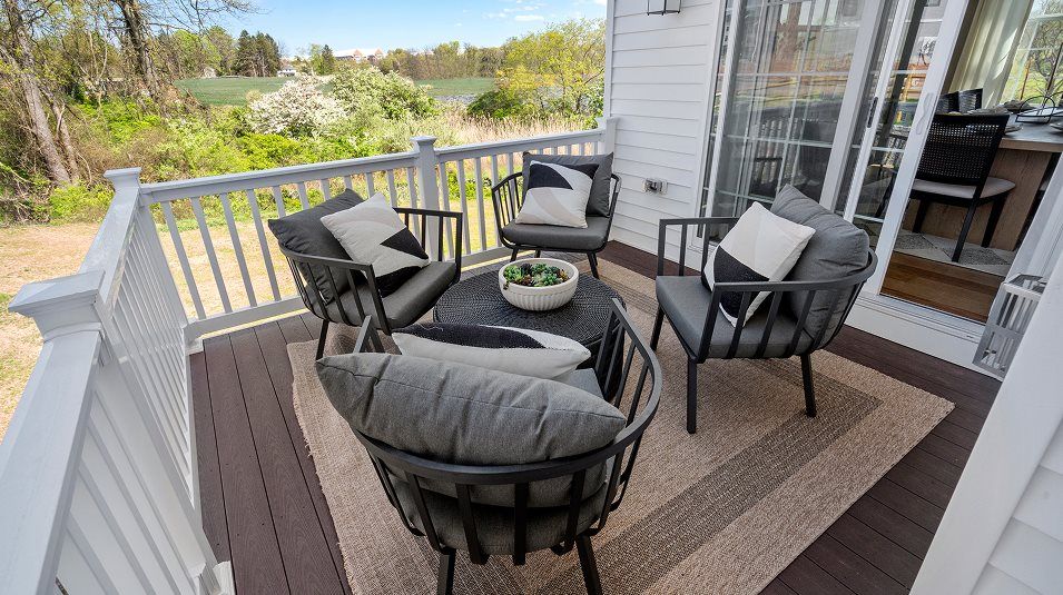Outdoor deck