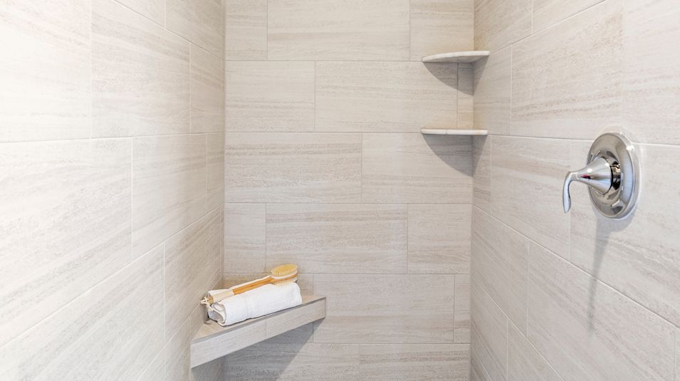 Emerson Square EI Shower Tile F2 5 5 25