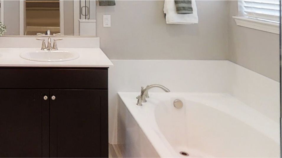 Weser Creek at Heybourne Meadows The Juniper Tub