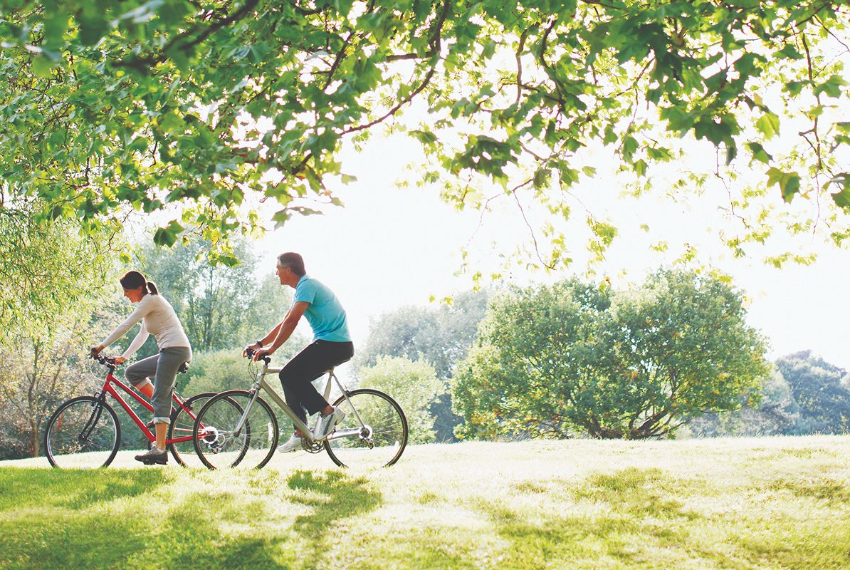 N Pic Activities Riding Bikes Couple