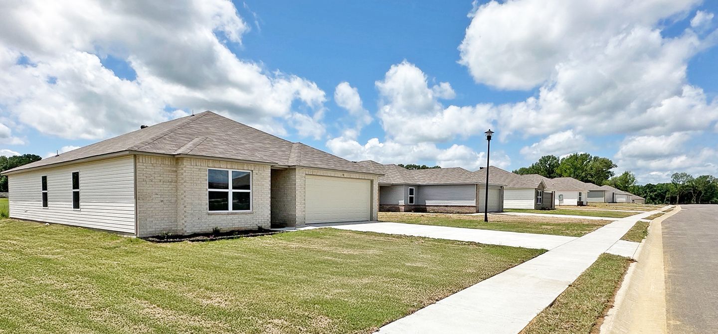 White Oak Crossing Streetscape