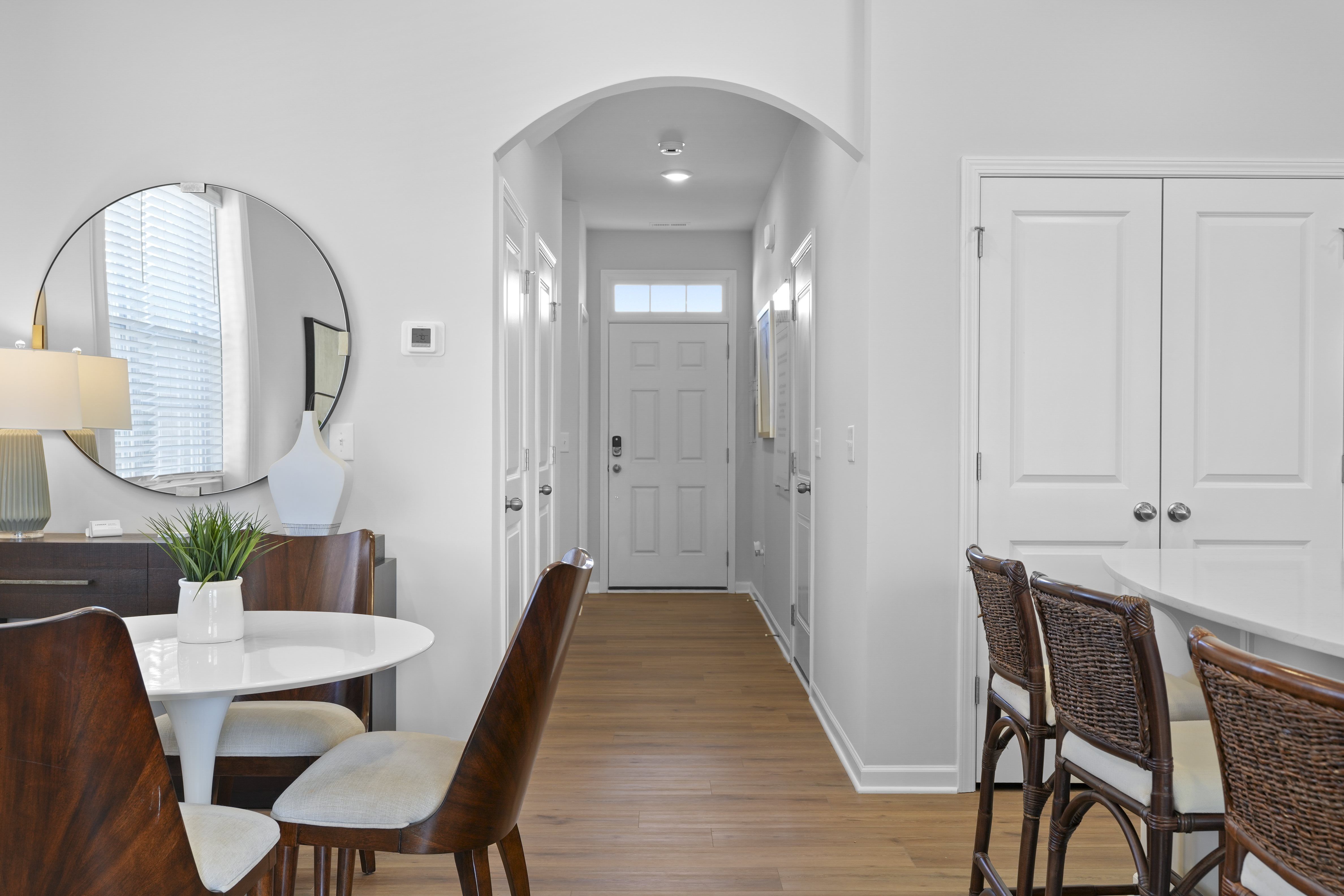 Magnolia Glen Carlton Foyer 1of2