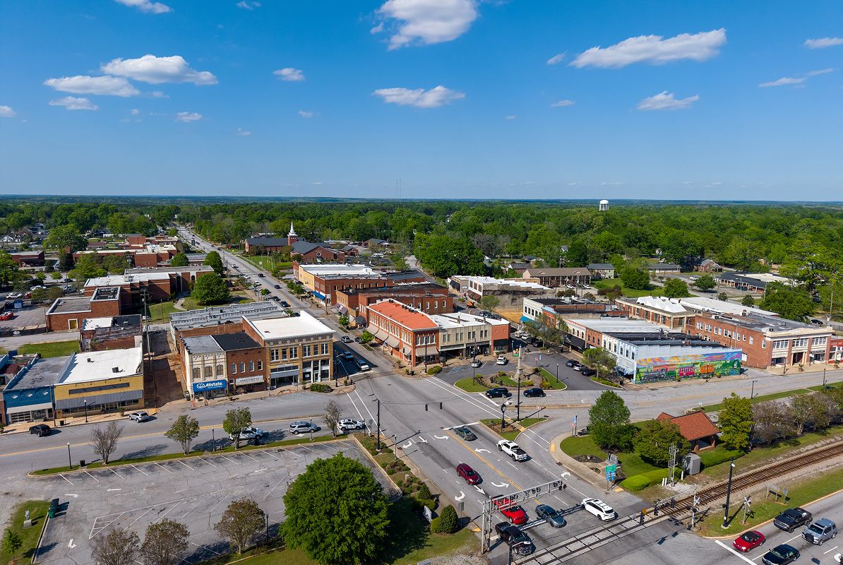 Clinton Aerial Downtown 1of6 041125