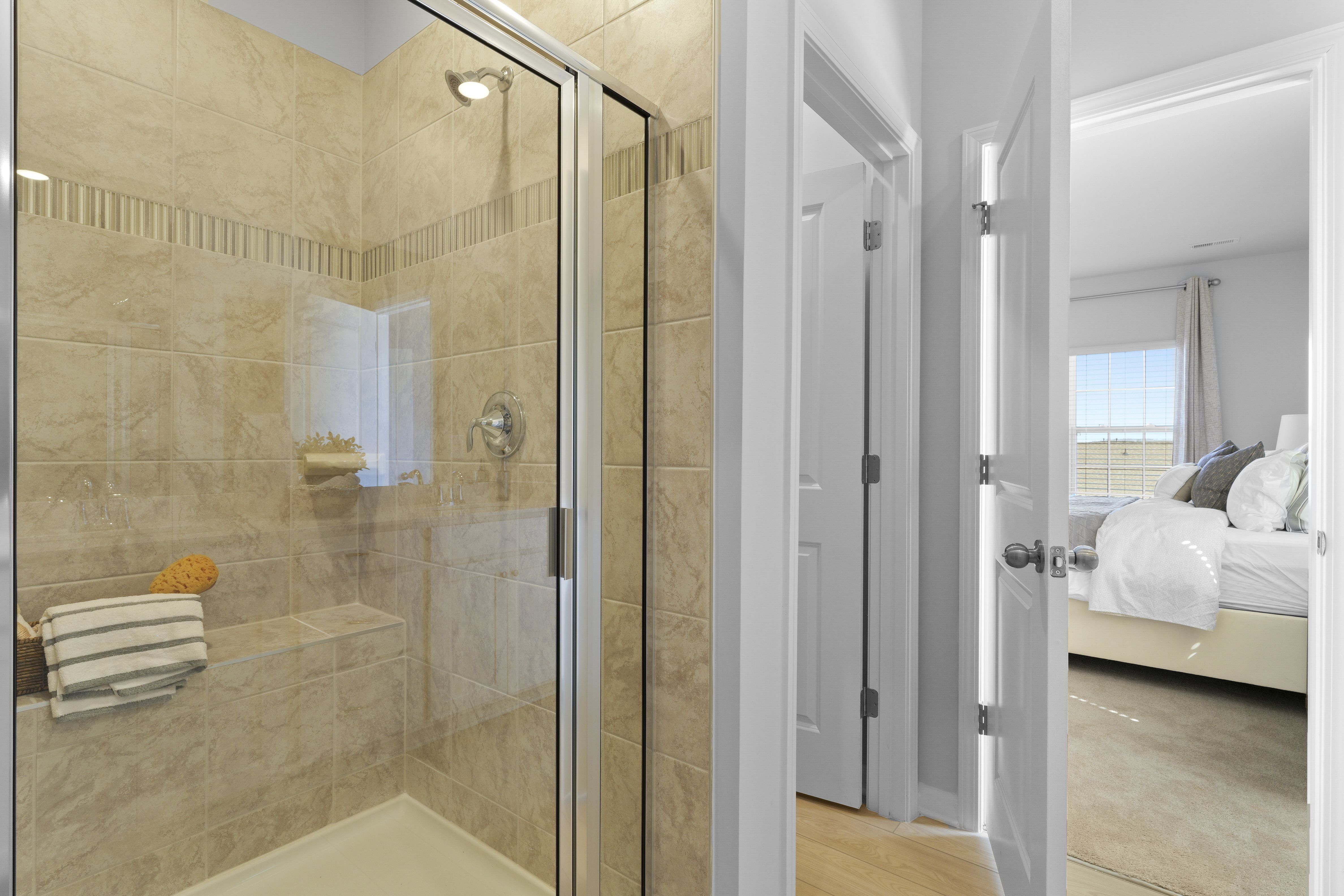 Blue Ridge Cottages Berkley Owners Bath 1of2