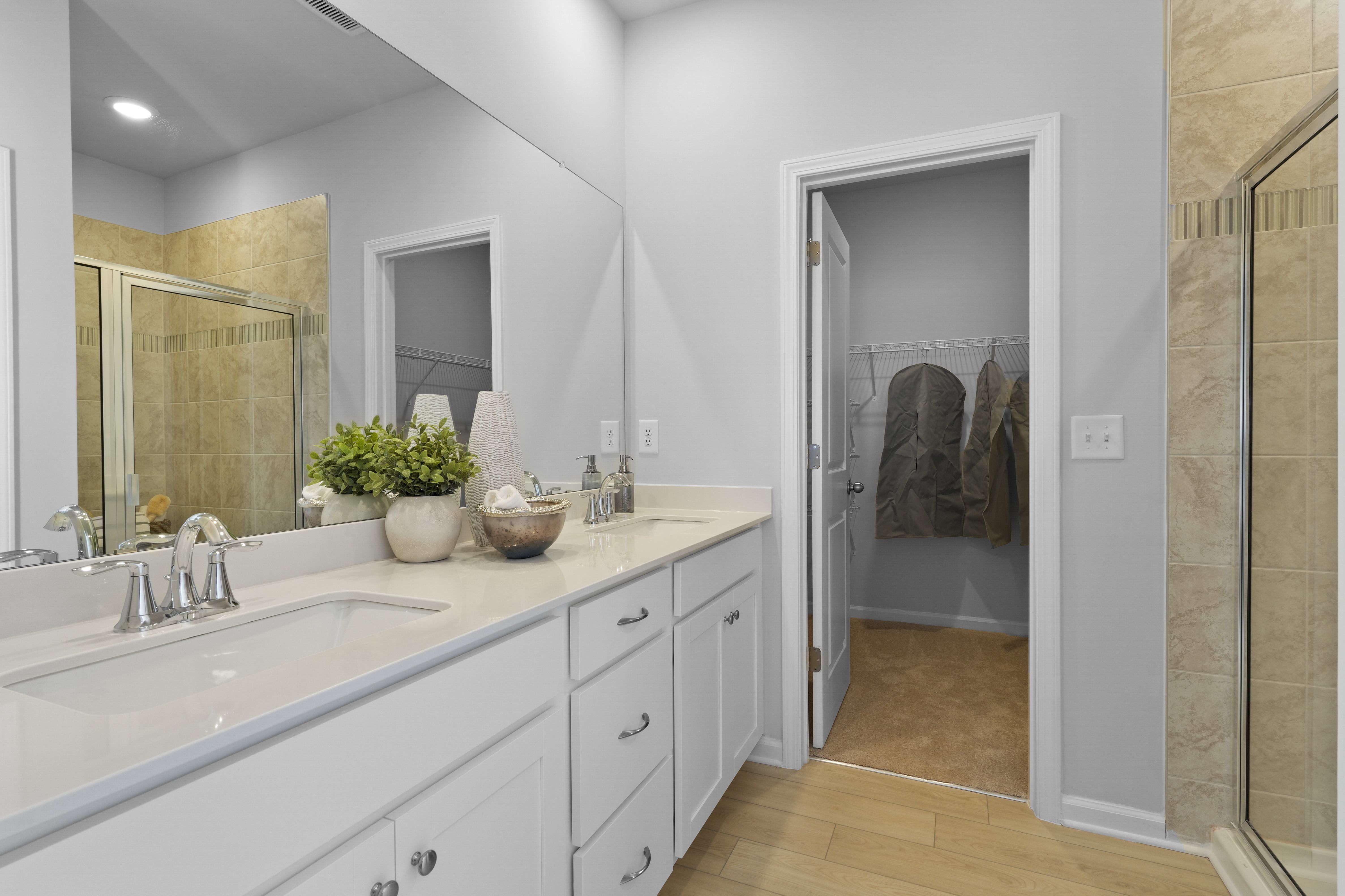 Blue Ridge Cottages Berkley Owners Bath 2of2