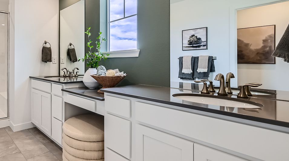 071125 3010 Aspen Owners Bath F2 Base2