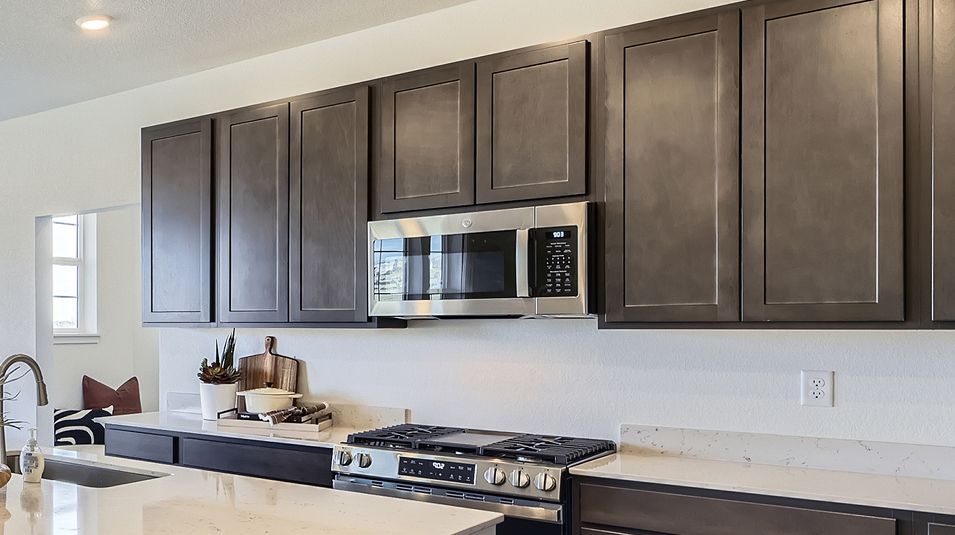 071125 2576 Ashbrook Kitchen 2of2 F1