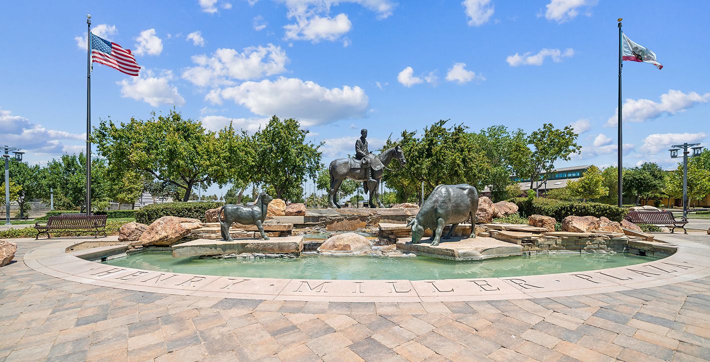 Los Banos Local Henry Miller Plaza