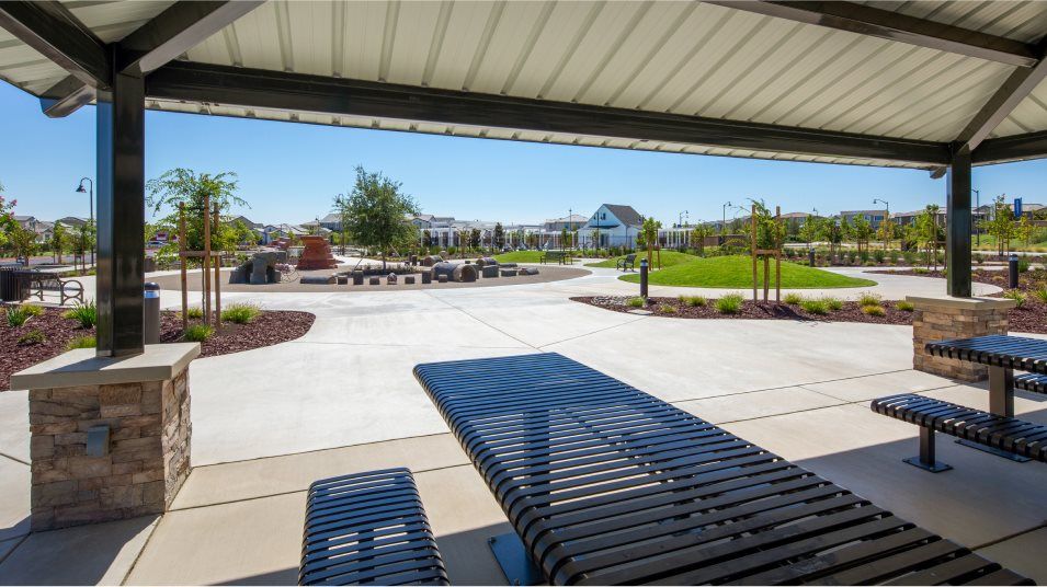 Tracy Hills Amenity Park Seating