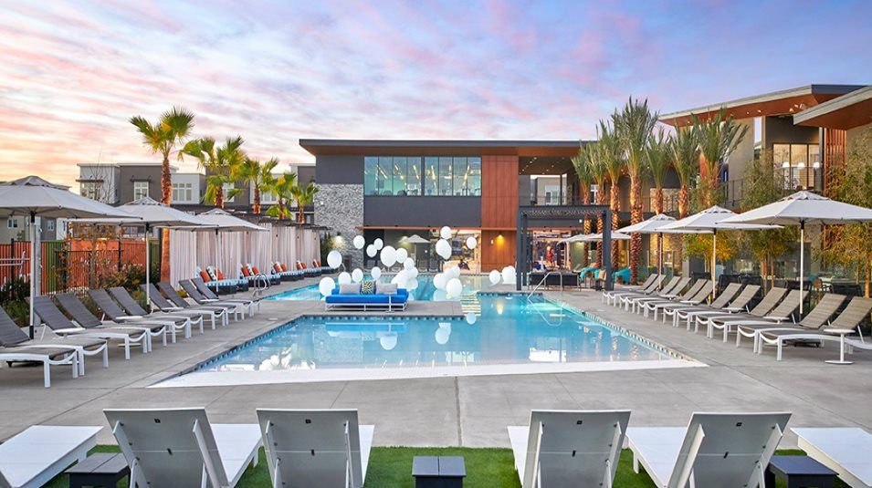 Boulevard Swimming Pool