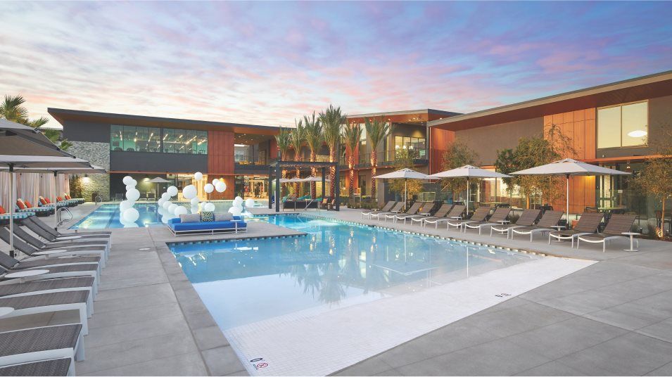 Boulevard Swimming Pool