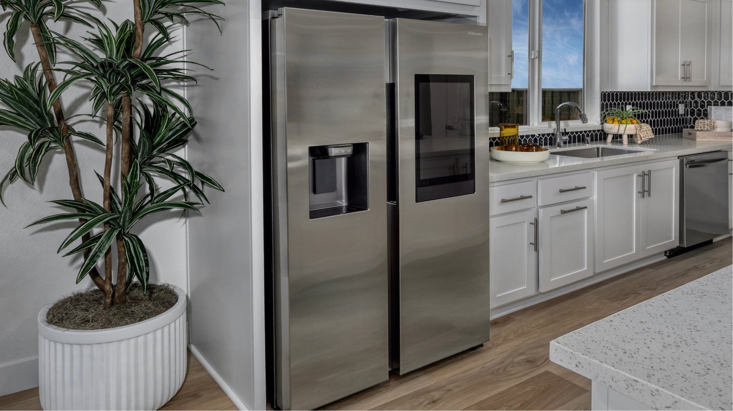 Holly Oak Baldwin Ranch EI Fridge