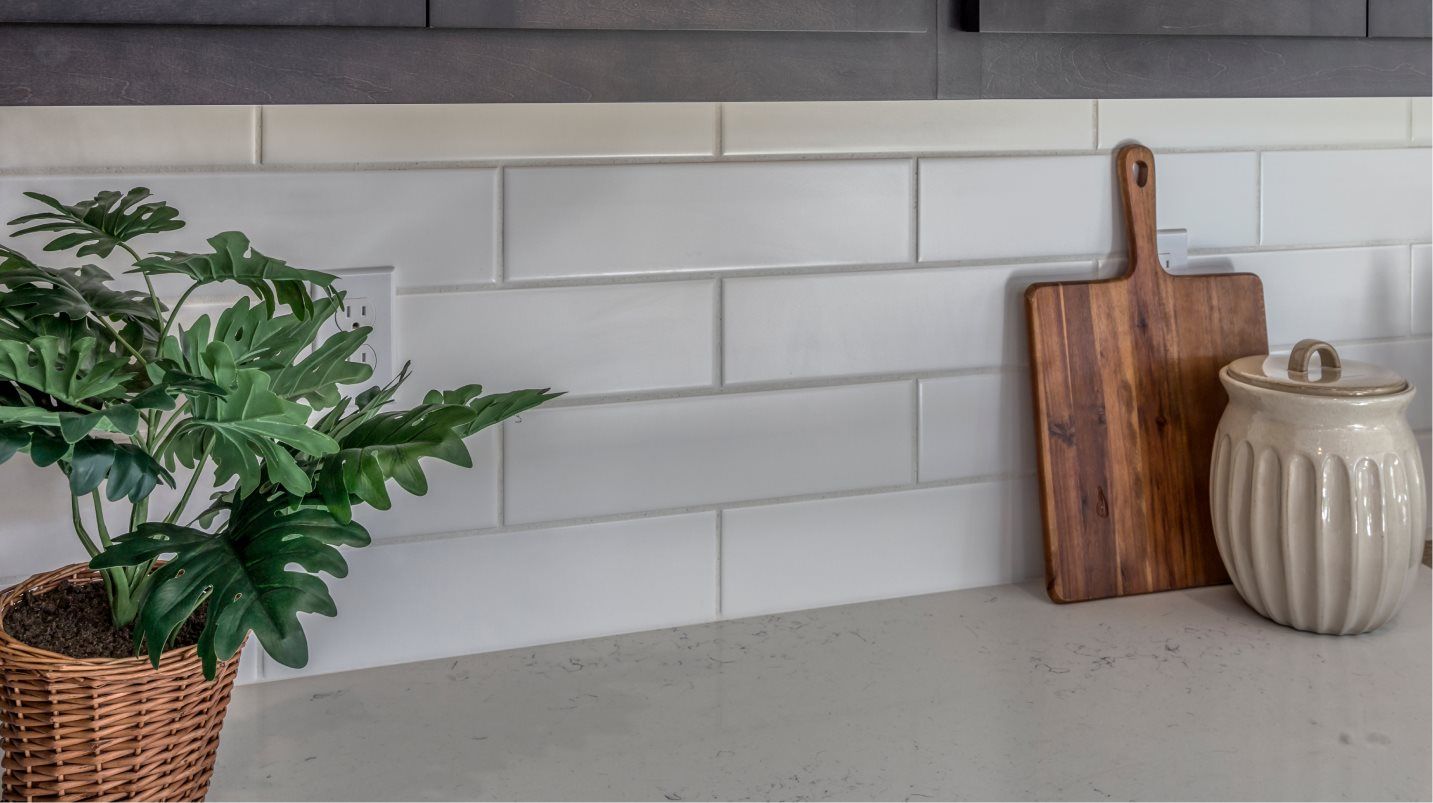 Full backsplash (designer upgrades available)