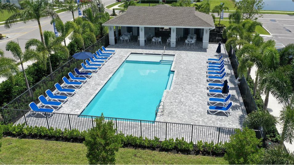 Veranda Landing Swimming pool