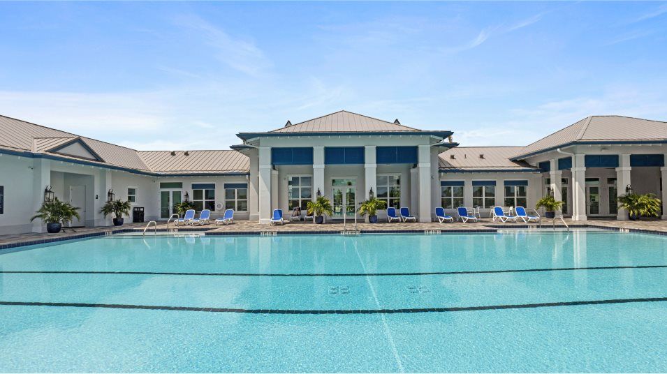 Veranda Preserve clubhouse swimming pool