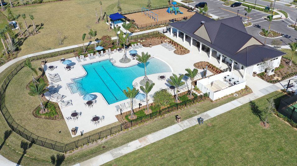 Brystol Wylder Amenity Pool 17of18