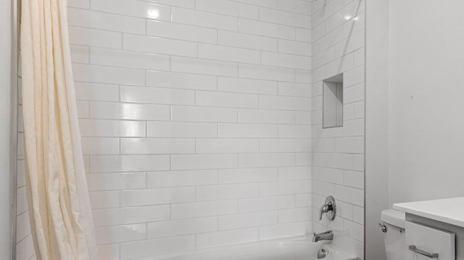 Shower tile surround