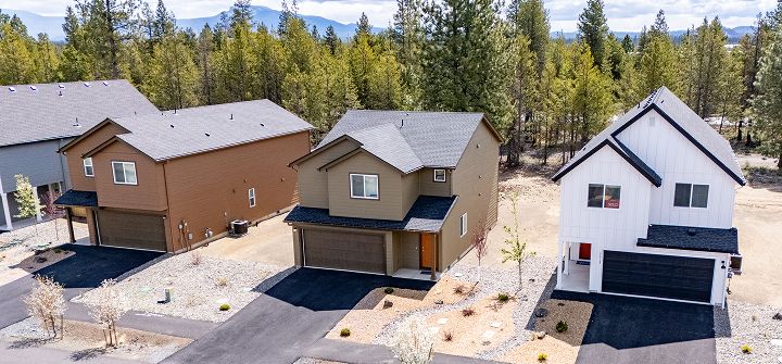 Reserve The Pines Streetscape 15