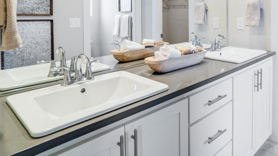 Owner's Suite Quartz Countertops