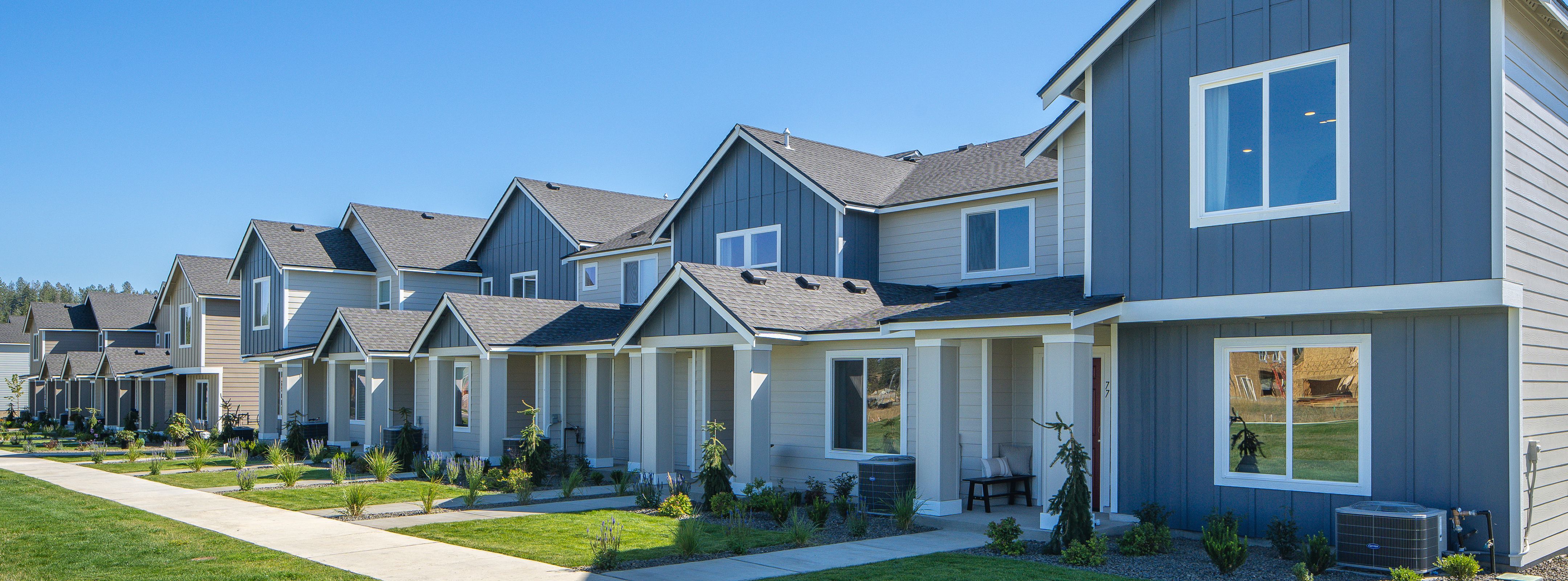 Townhomes Hayden Canyon Bronze Front Exterior 1of4
