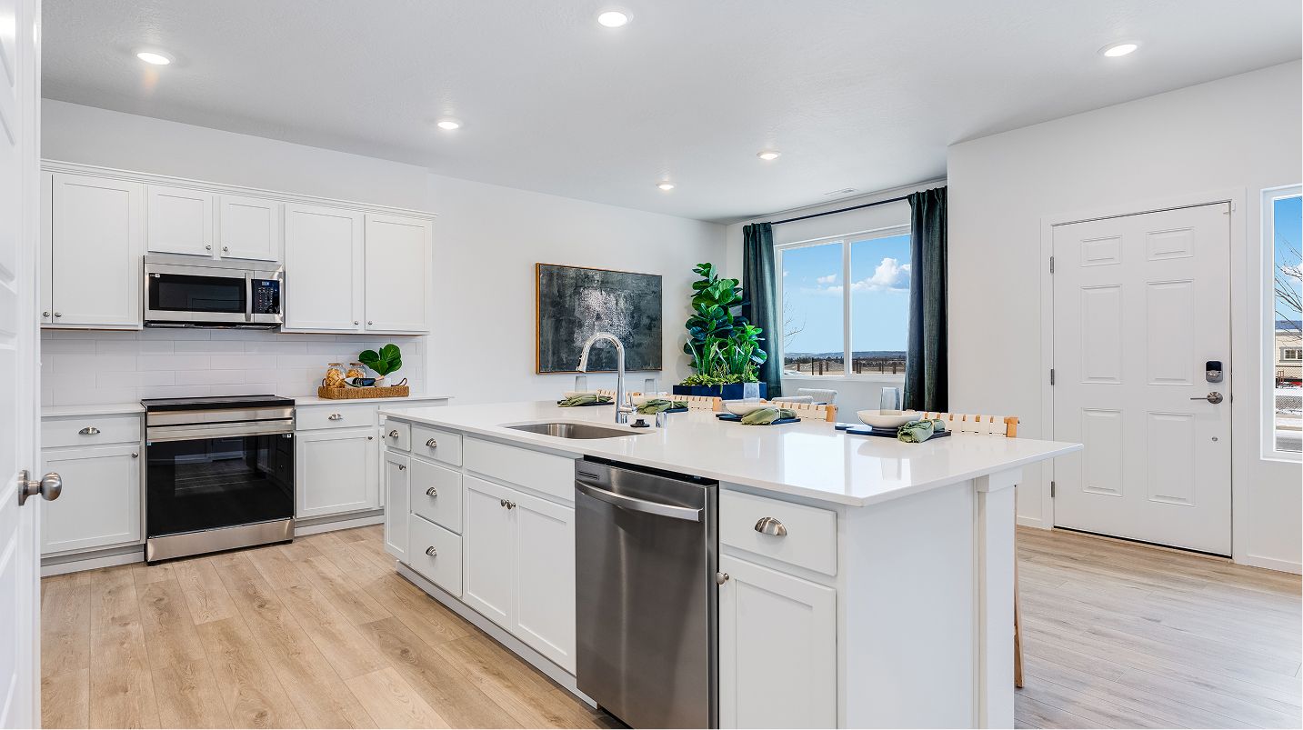 Stonehill Pearl Kitchen 5of6