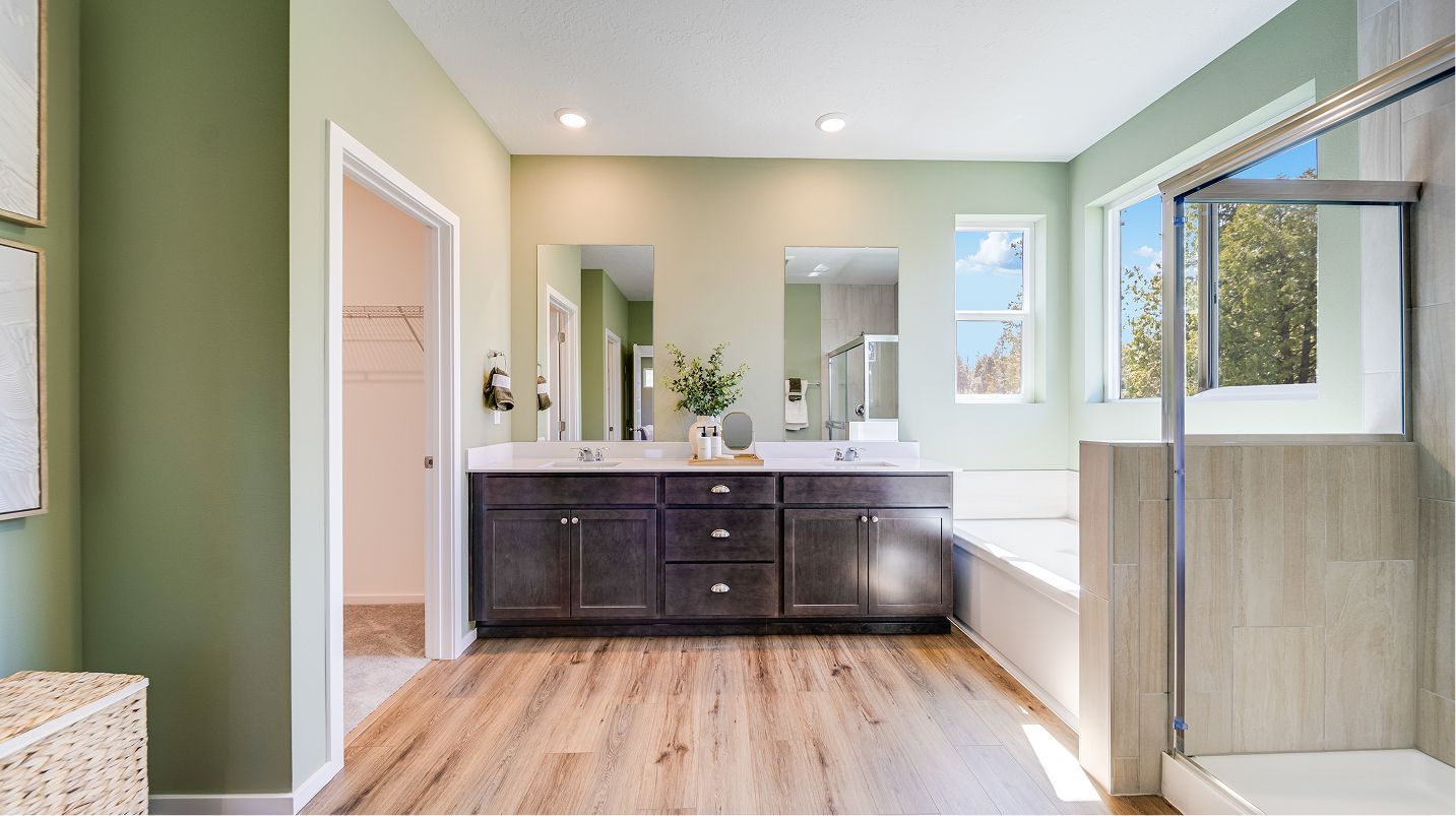 3422 Gregory Owners Bath 1of2 F2