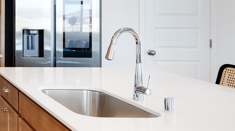 2129 Sedona Kitchen 2of2 F1