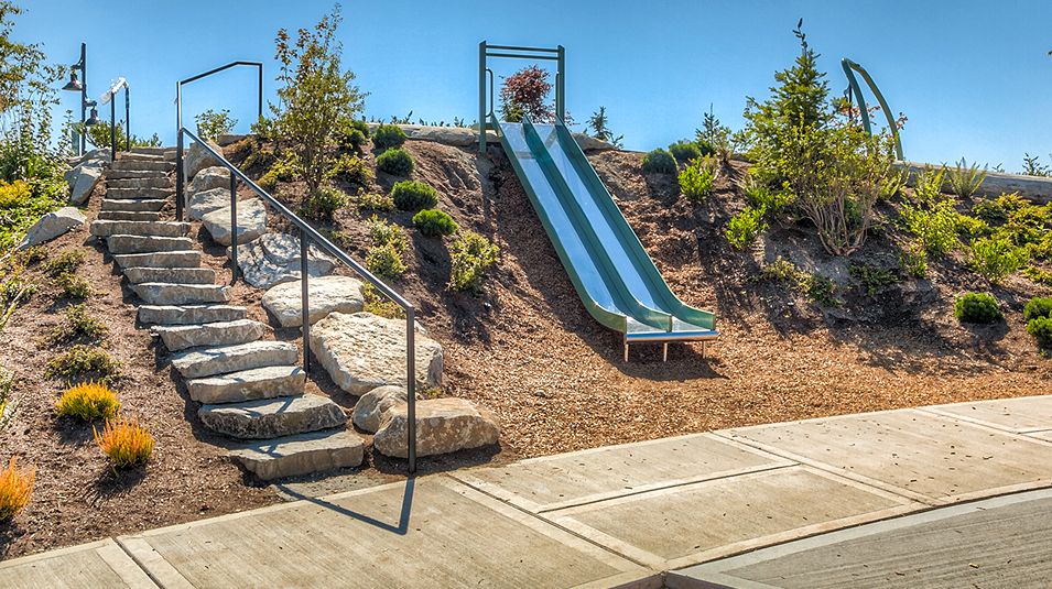 Ten Trails Amenity Playground 3of5