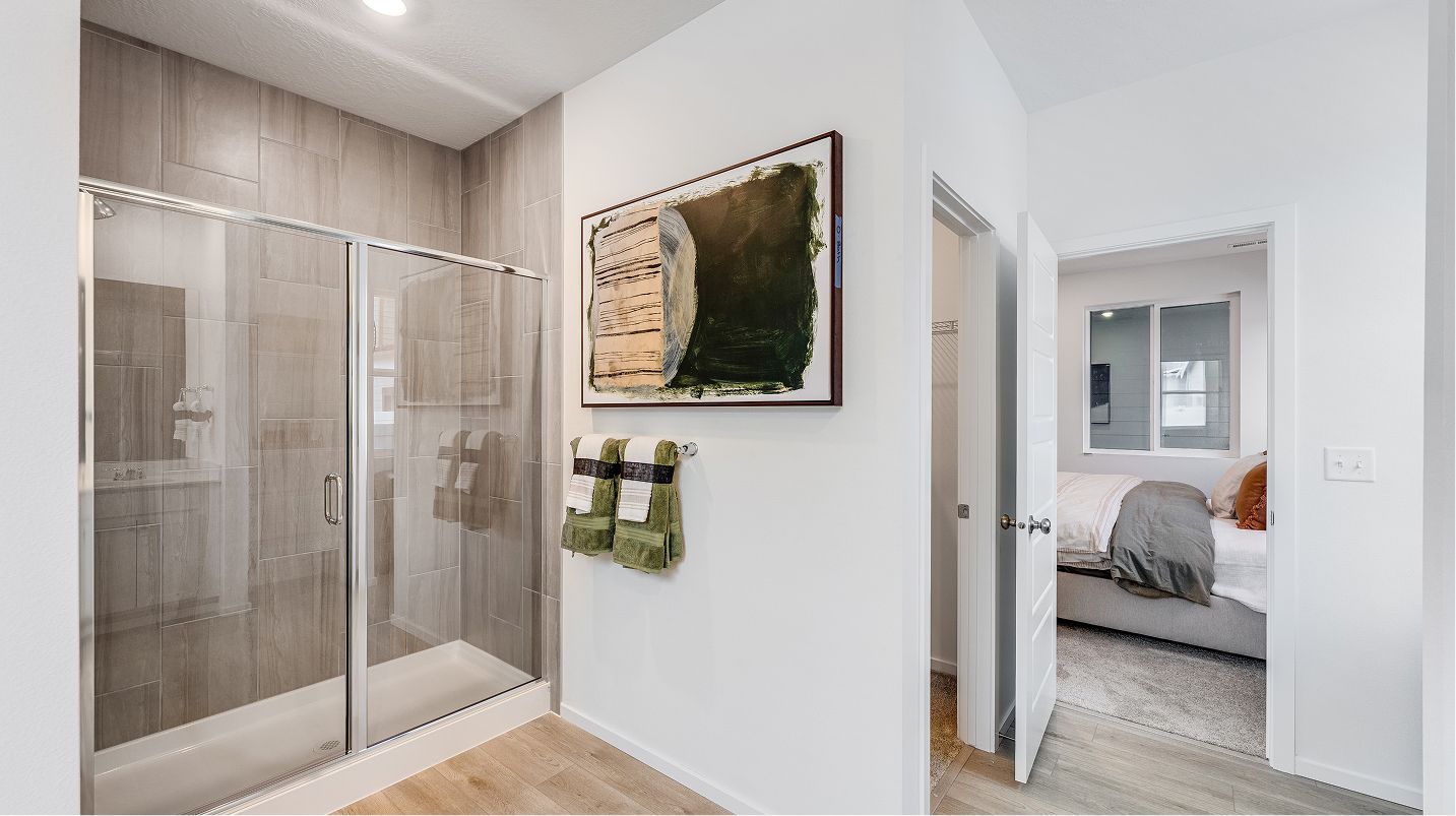 1419 Pearl Owners Bath 4of4